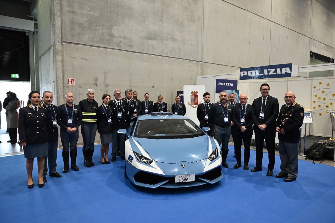 Delegation der Polizia di Stato in der Ausstellung